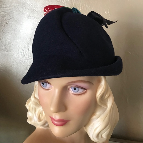 GLAMOROUS VINTAGE NAVY BOWLER HAT WITH PLEATED CROWN, GROSGRAIN BOW & FEATHERS main image 13